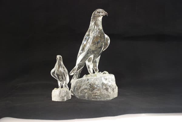 Customized crystal Bahrain falcon souvenirs made in Dubai