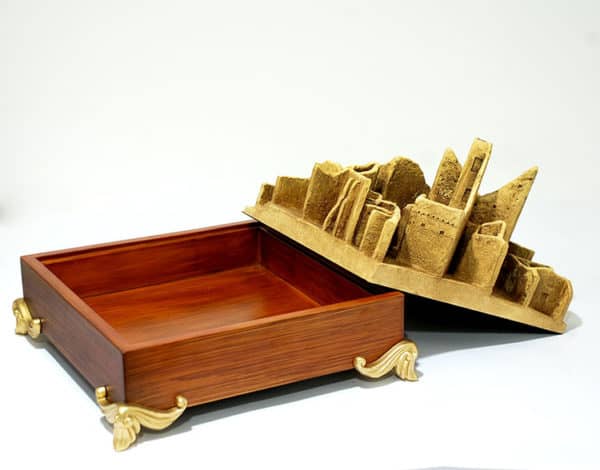 Diriyah heritage gift souvenir with stand