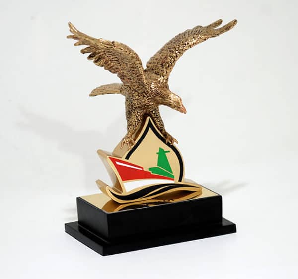 3d gold falcon sculpture corporate gift