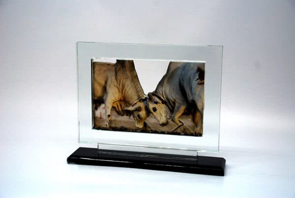 Customized Arabic Bull souvenir with crystal frame