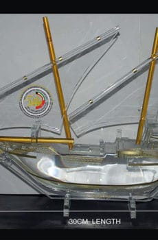crystal boat designed Kuwait souvenir