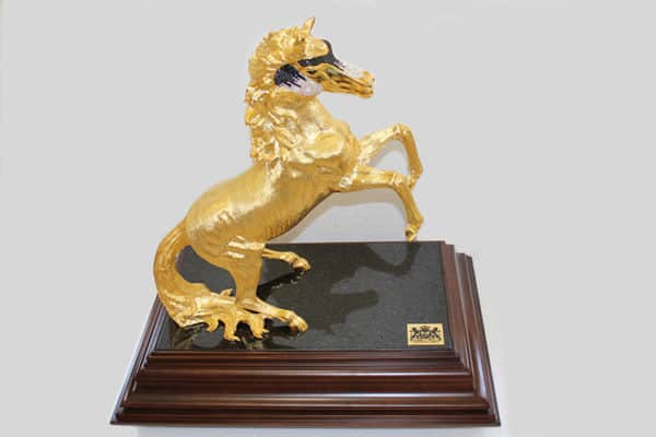 Gold platted horse on two leg souvenir model