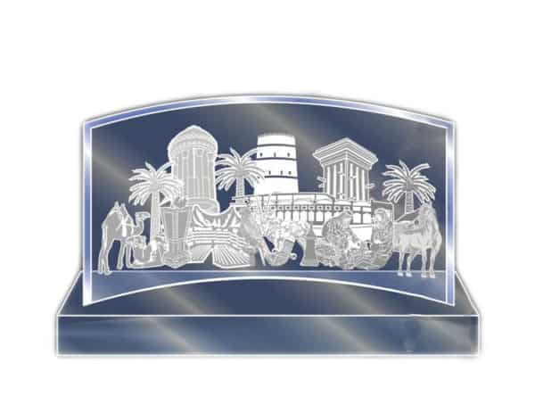 Crescent shape crystal plaque with Qatar skyline