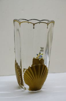 Customized crystal vase with branding