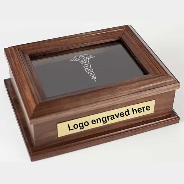 https://creation-studios.com/wp-content/uploads/2020/08/engraved-wooden-keepsake-box.jpg