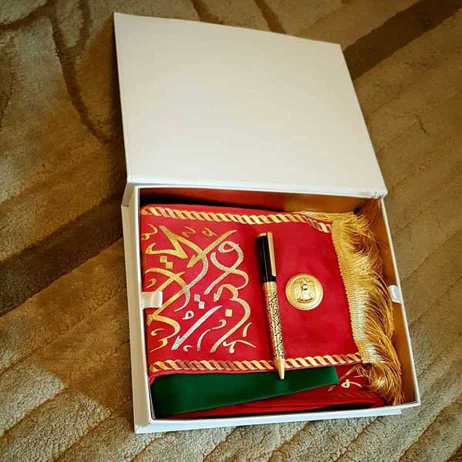 national day gift box ideas with gift
