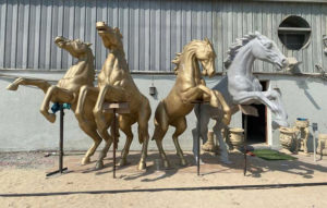 outdoor live size horse sculpture in UAE